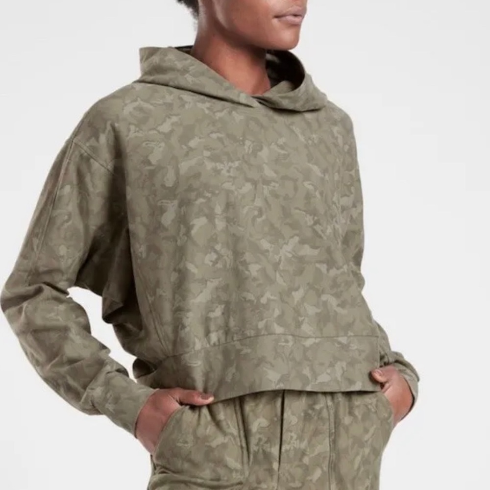 ATHLETA farllon cropped hooded sweatshirt